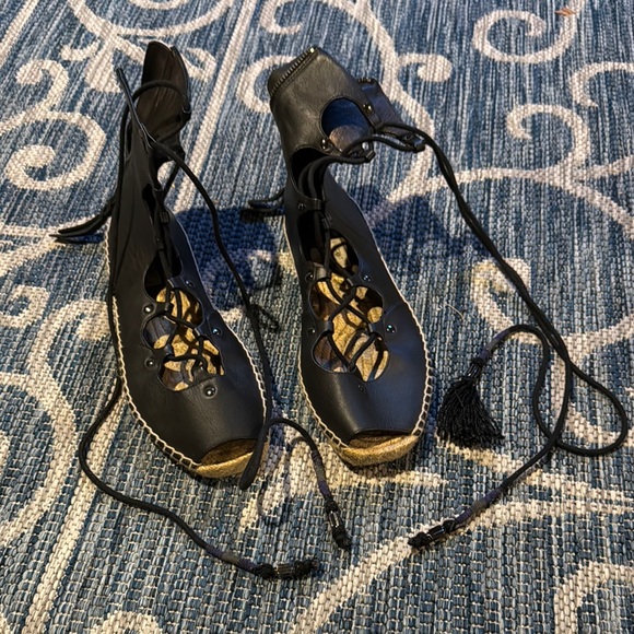 Cynthia Vincent Elegant Black Lace-Up Women's Shoes - Picture 1 of 1